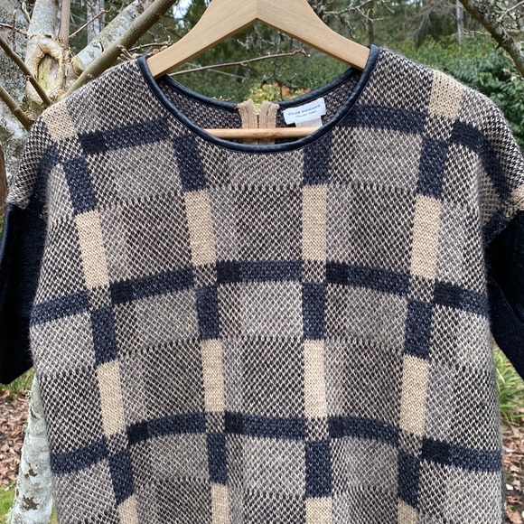 Club Monaco short leather sleeved sweater. - Picture 5 of 6